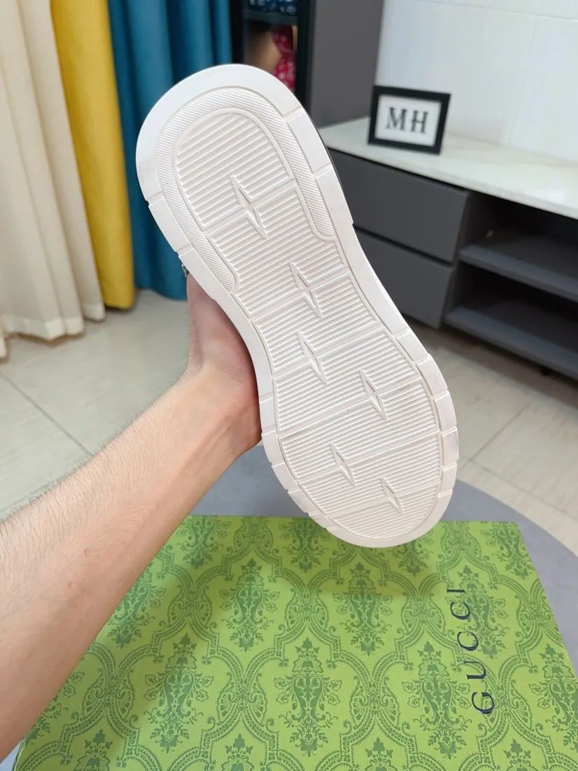 Men's shoes 💰440🌹🌹GUCCI [Gucci] New high-end brand of men's shoes, the latest fashionable casual men's shoes, trendy and versatile style, relaxed and sporty style, uppers imported from Italy, first-layer cowhide, genuine leather lining and ultra-fine workmanship. Original personalized fashionable rubber wear-resistant outsole, light and comfortable on the foot, size 38-44